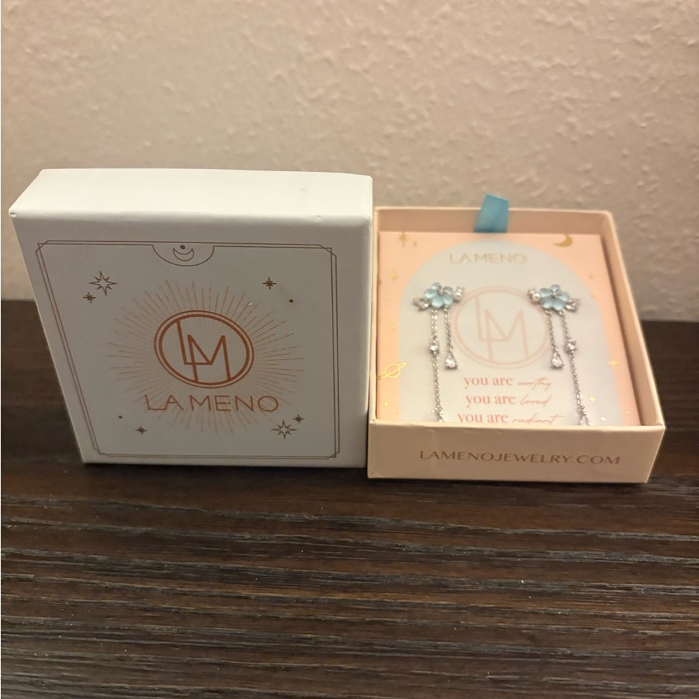 NEW La Meno Earrings